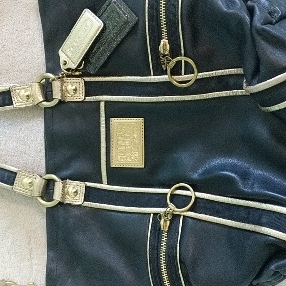 Black and gold Coach Poppy bag - Picture 3 of 6